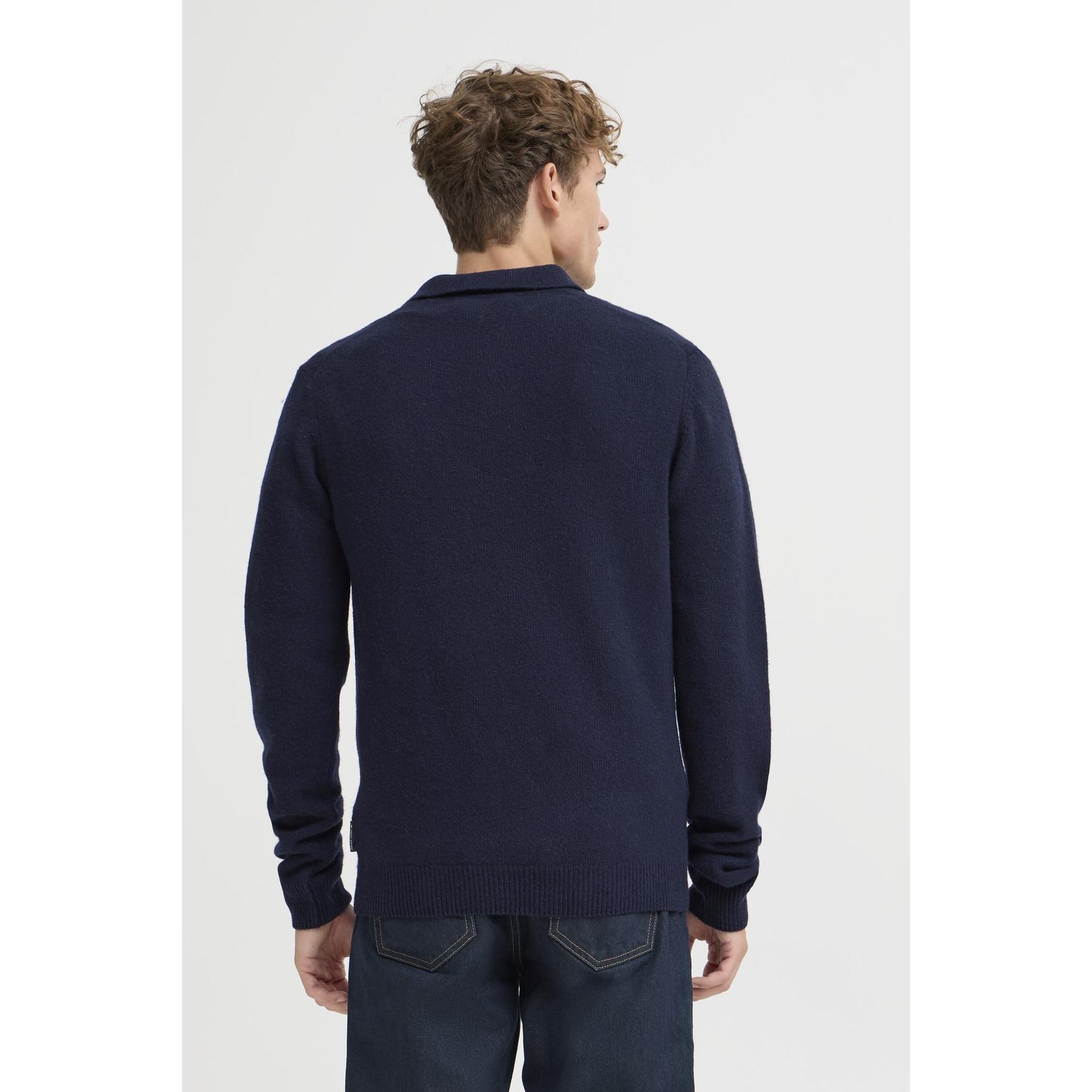 product/c/a/casual-friday_20505313-193923_5.jpg