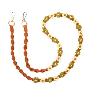 fleur-kaki-geflochtenes-smartphone-halsband-mit-blumenmotiv-charlot-paris-khaki-130-cm