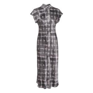 50110942-106595-langes-t-shirt-kleid-fur-damen-culture-jelly-mirjam-sand-squares