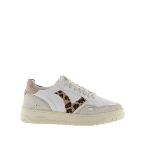 1257124-87-sneakers-mit-haut-und-tier-effekt-aus-seoul-frau-victoria-kamel